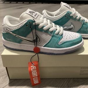 Nike SB April Dunks Low